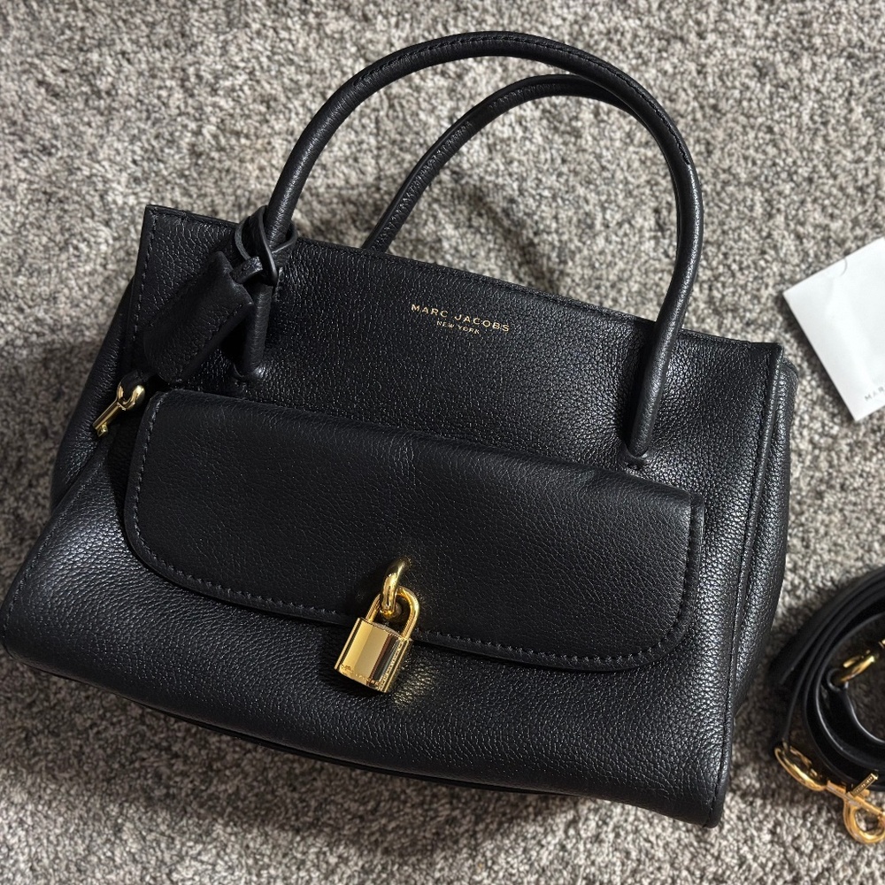 Marc Jacobs authentic “Lock That Leather”